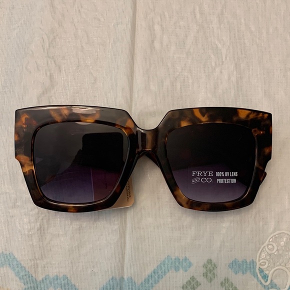 Frye and Co. Tortoise Sunglasses - Picture 6 of 17